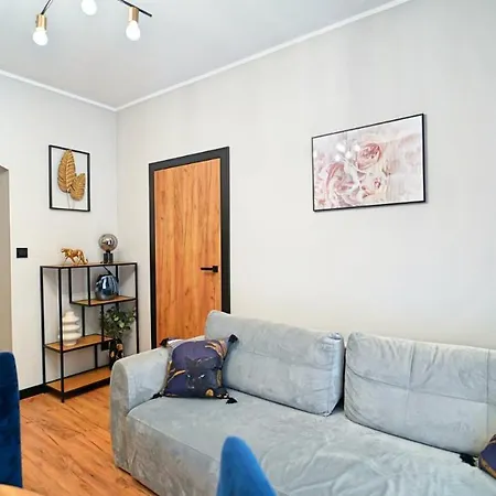 Everysky - Obroncow Pokoju 1d Apartment