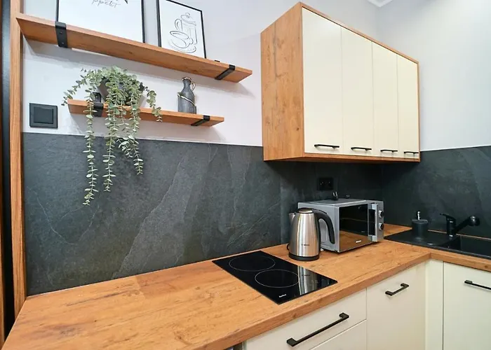 Apartment Everysky - Obroncow Pokoju 1d *